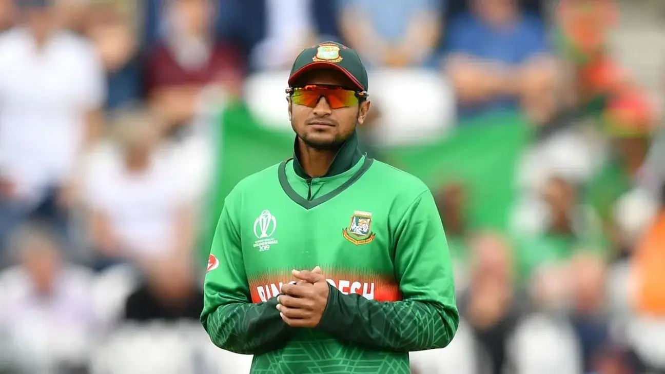 আওয়ামী লীগের ৩ আসনে মনোনয়ন ফরম কিনলেন সাকিব