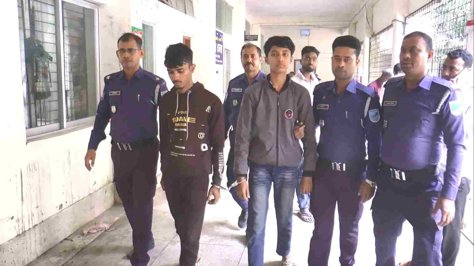 পেট্রোল ঢেলে স্কুলছাত্রীকে হত্যাচেষ্টা: ৫ জনের নামে মামলা, গ্রেফতার ২