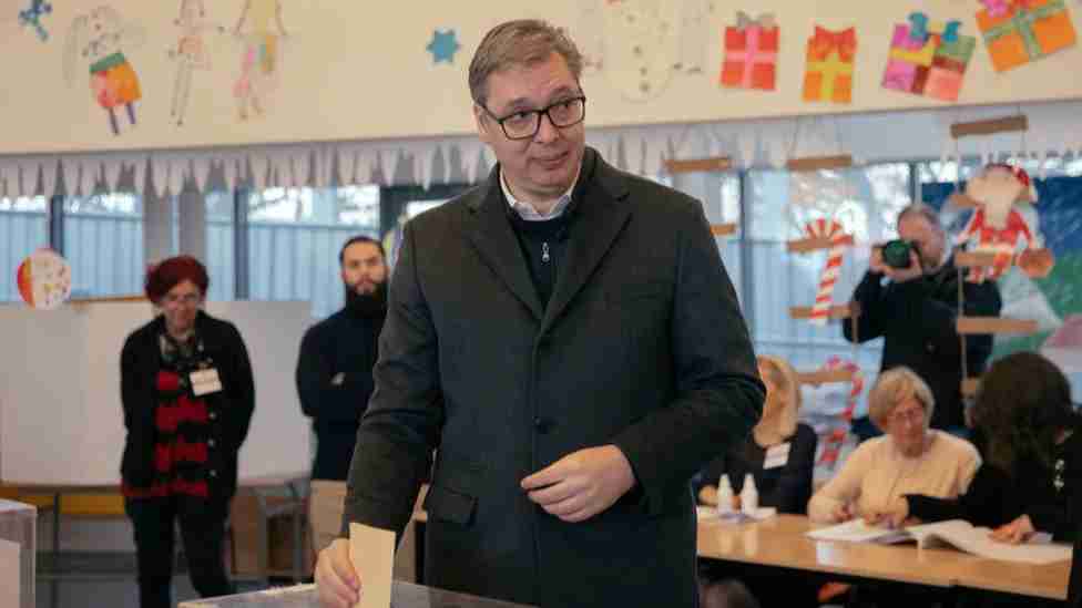 Serbian polls in snap parliamentary elections