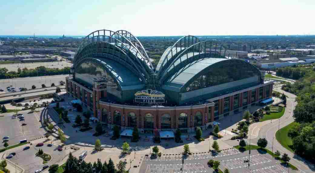 11 Injured After Escalator Malfunctions At Chicago Cubs Game Against Brewers In Milwaukee